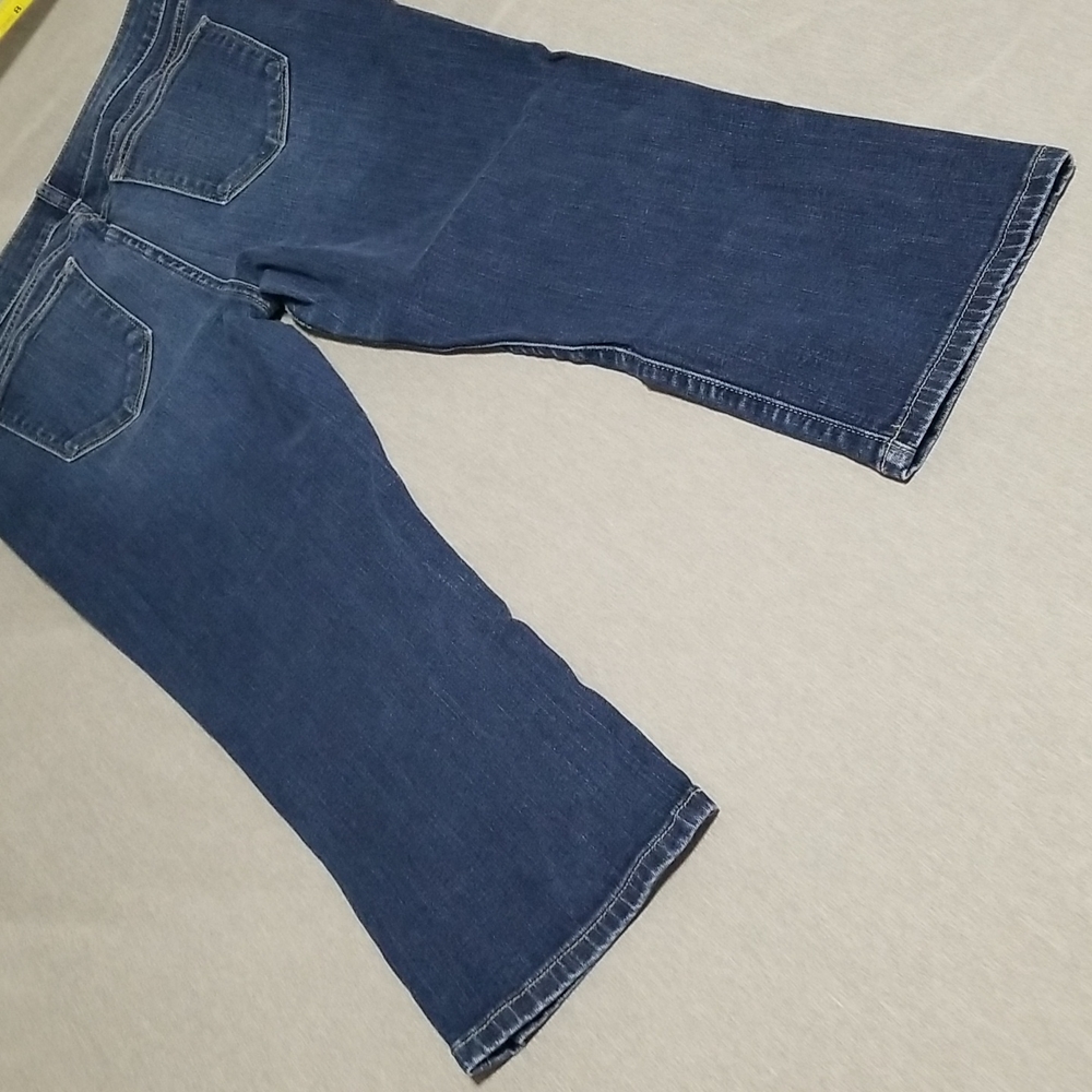 A.N.A Shorts Capris or Ankle Pants - Picture 14 of 16
